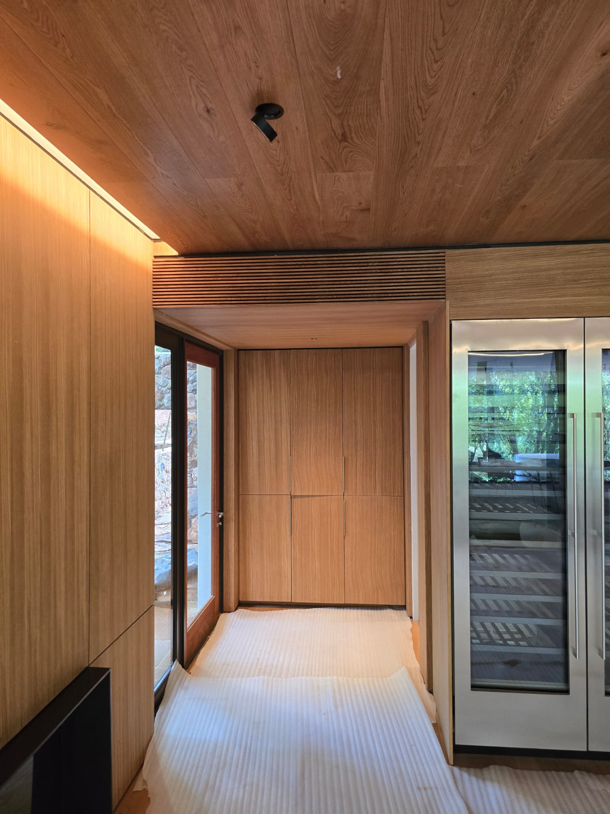 Luxury home interior with concealed air conditioning — Airtech premium installation